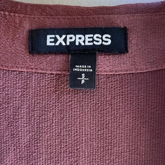 Express Half-Zip V-Neck Cap-Sleeve Plum Top Size Small Excellent Condition - Picture 2 of 9